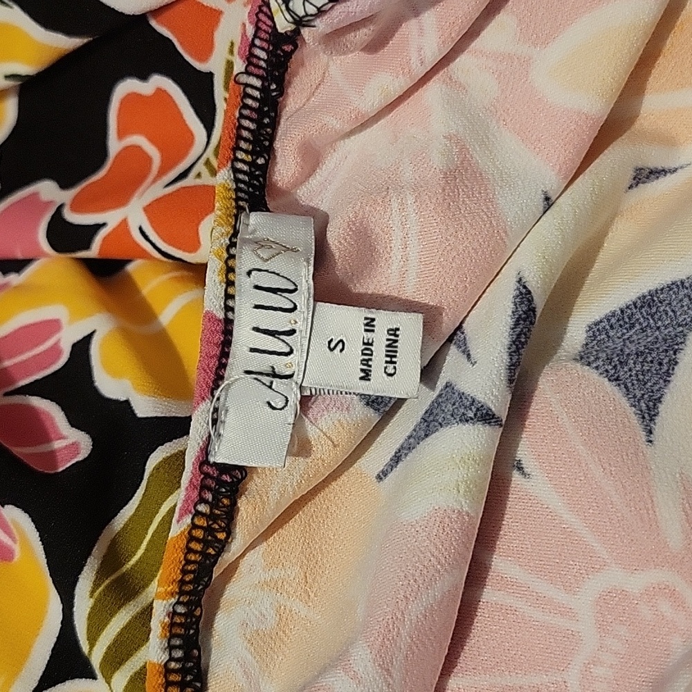 ❤️ NWT COLORFUL FLORAL MINI DRESS SIZE SMALL - Picture 4 of 7